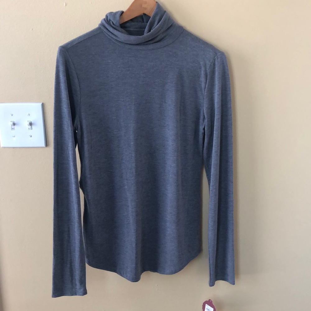 Lightweight Turtleneck